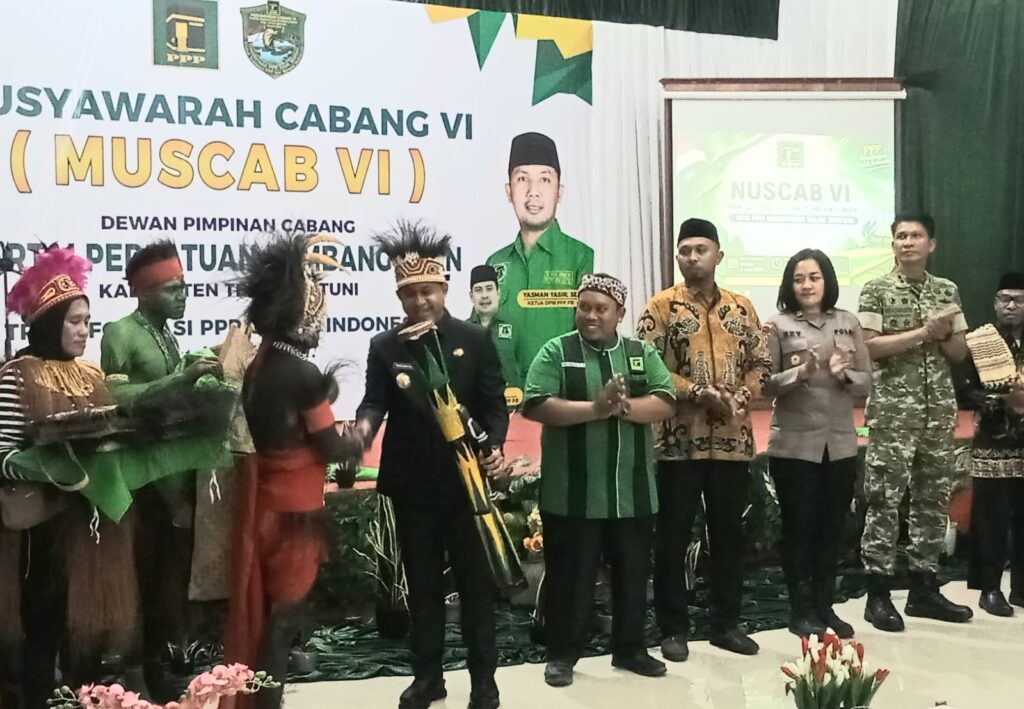 Fitri Yasir Gaungkan Peran Perempuan di Politik Teluk Bintuni