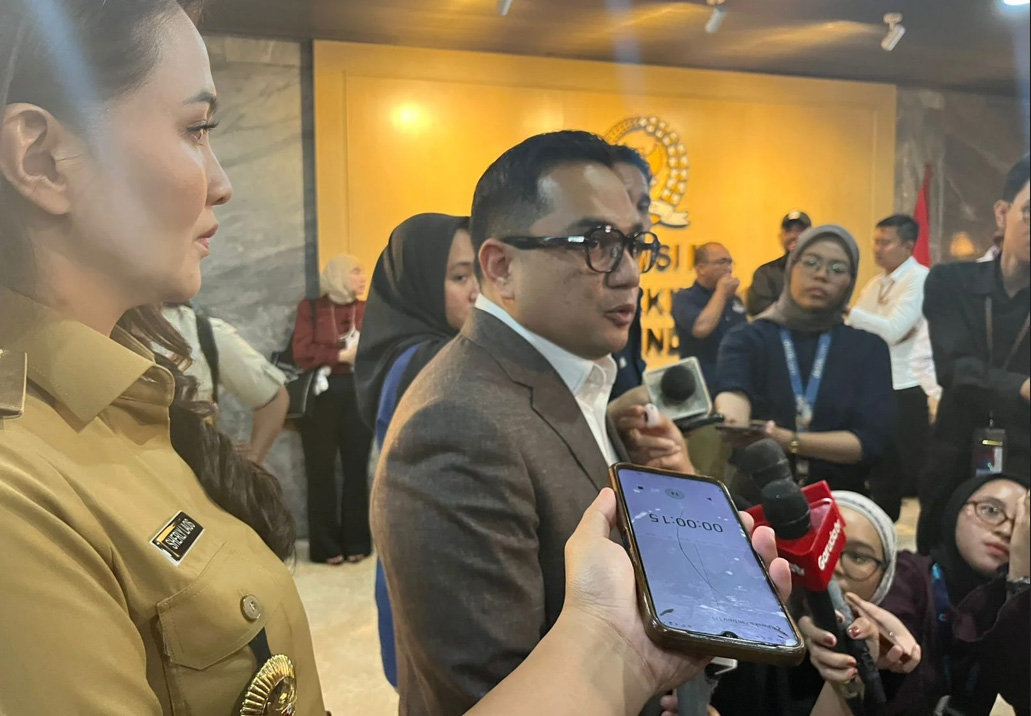 DPR Usul Gaji Guru dan Nakes PPPK Dibayar APBN, Kurangi Beban Keuangan Daerah DPR Usul Gaji Guru dan Nakes PPPK Dibayar APBN, Kurangi Beban Keuangan Daerah