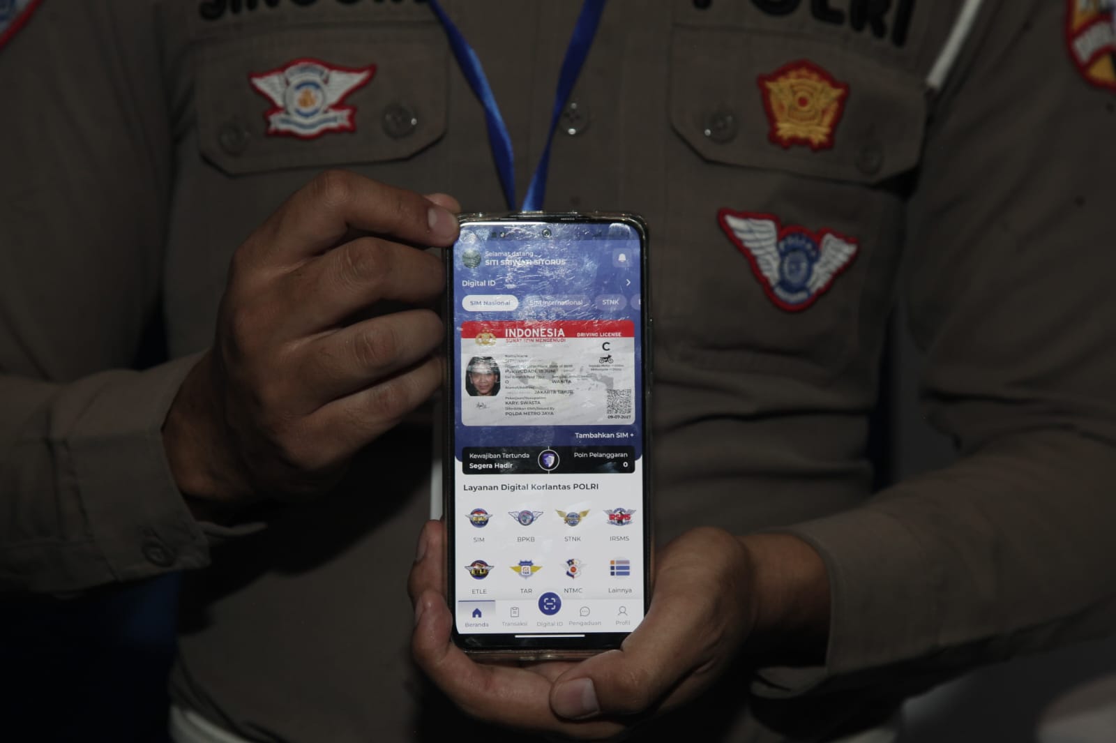 Korlantas Polri Luncurkan SIM Digital, Pengemudi Tak Lagi Khawatir Lupa Bawa Dokumen Korlantas Polri Luncurkan SIM Digital, Pengemudi Tak Lagi Khawatir Lupa Bawa Dokumen