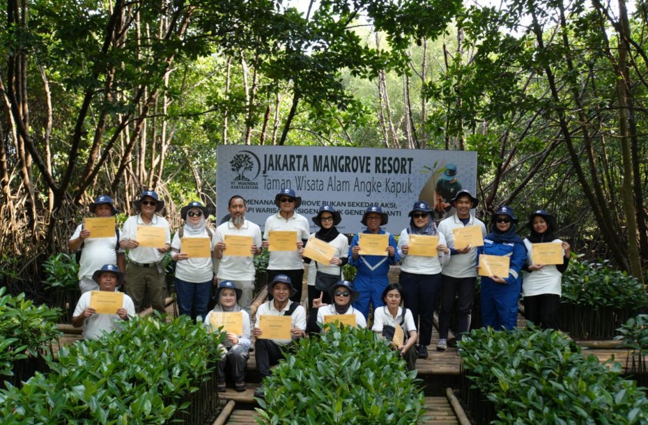 DSLNG Tanam 175 Mangrove di Jakarta, Dukung Ketahanan Pesisir dan Aksi Iklim Berkelanjutan DSLNG Tanam 175 Mangrove di Jakarta, Dukung Ketahanan Pesisir dan Aksi Iklim Berkelanjutan