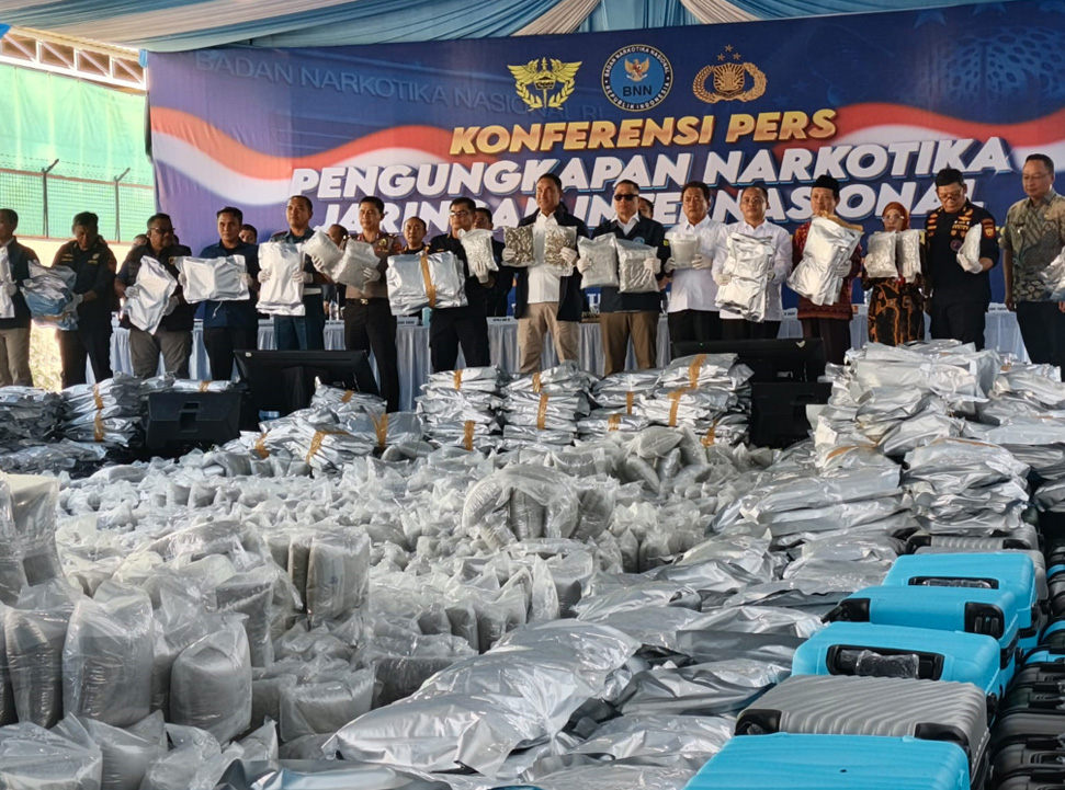 BNN Sita 3.37 Ton Narkotika di Gresik, Jaringan Internasional Diduga Libatkan WNA BNN Sita 3.37 Ton Narkotika di Gresik, Jaringan Internasional Diduga Libatkan WNA