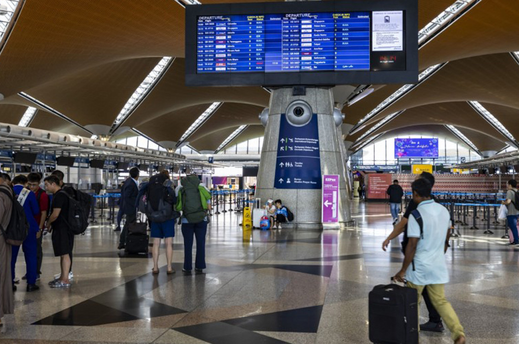 Bandara Perketat Pengawasan terhadap Praktik Calo Transportasi Bandara Perketat Pengawasan terhadap Praktik Calo Transportasi