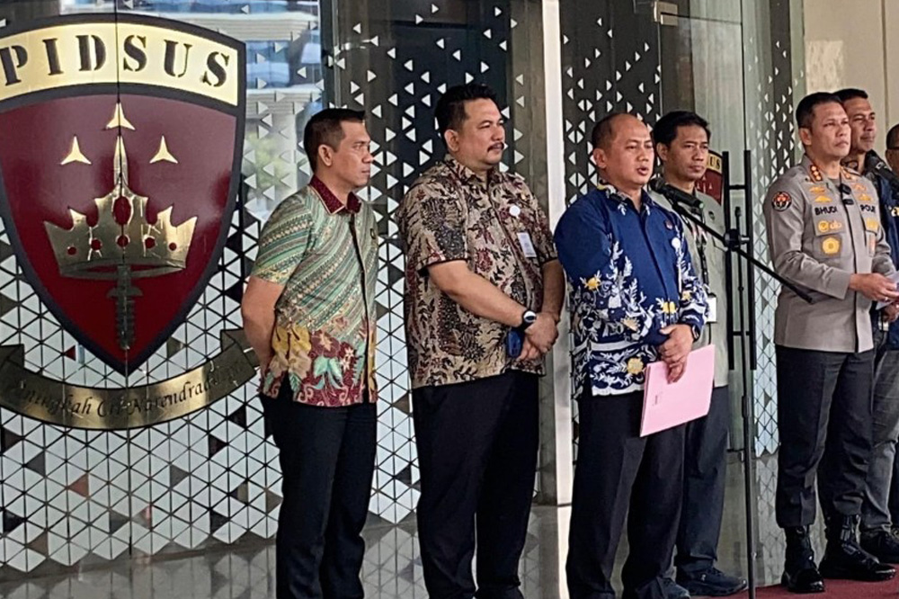 Kejagung Periksa Febrie Adriansyah sebagai Tersangka, Belum Ditahan Kejagung Periksa Febrie Adriansyah sebagai Tersangka, Belum Ditahan